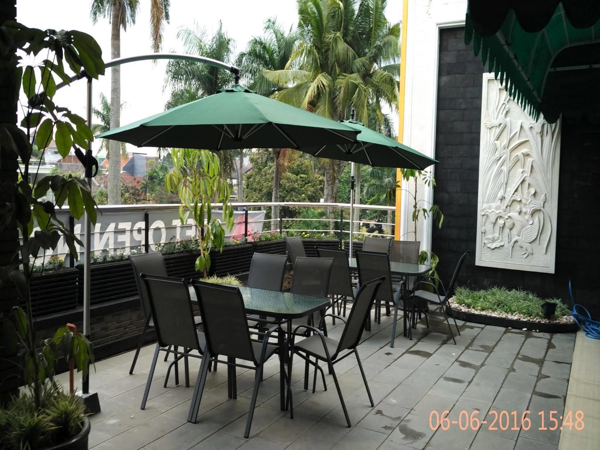 Malang City Boulevard Homestay Экстерьер фото